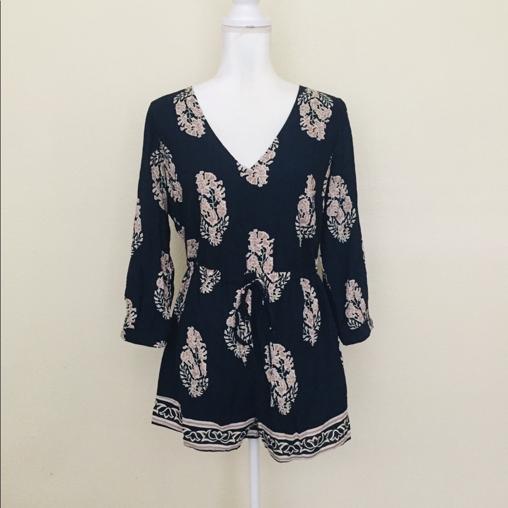 Open back Navy Blue Floral Romper - Picture 2 of 8
